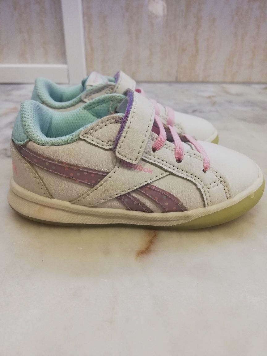 Ténis reebok criança c/luz (tamanhos 21 e 22)