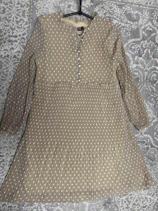 Плаття в горошок