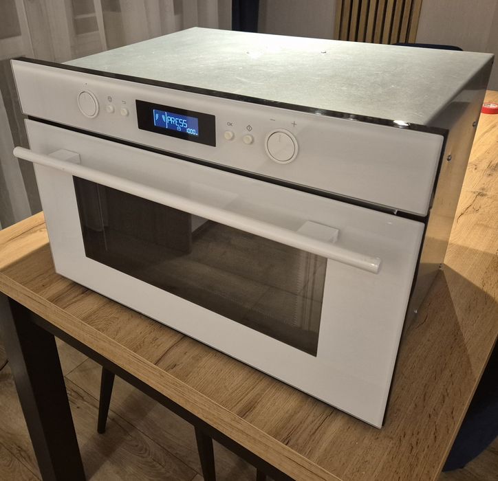 Kuchenka mikrofalowa IKEA BEJUBLAD. Do zabudowy.