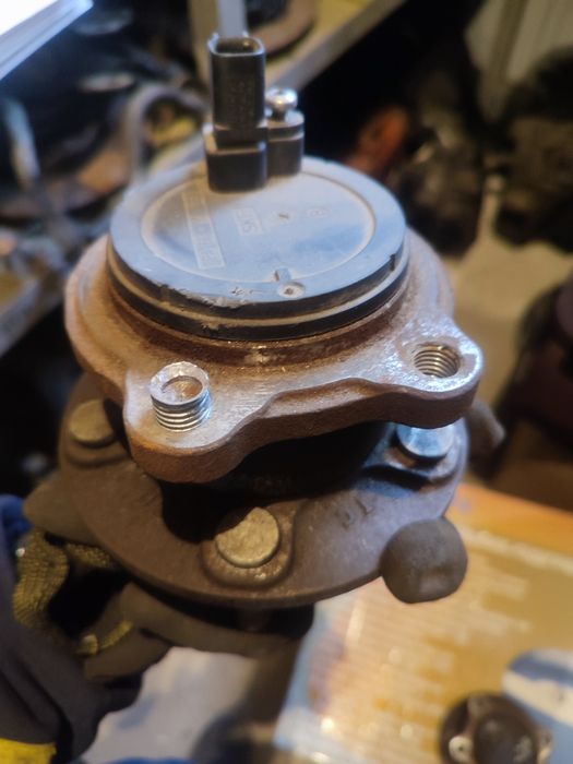 Задня права ліва ступиця Форд Фокус МК3 Форд Фієста