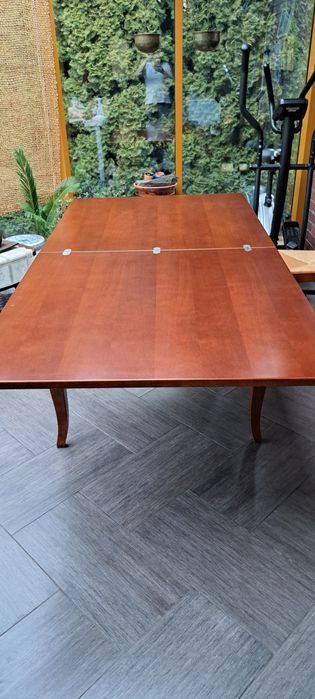 Stół z 4 krzesłami