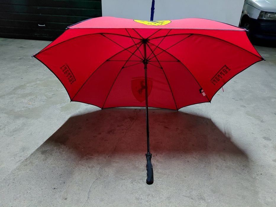 Guarda chuvas Ferrari e Piaggio