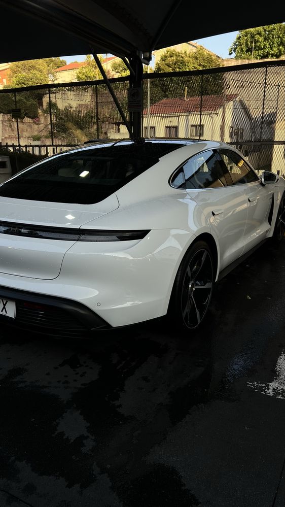 Porsche Taycan Bateria Plus