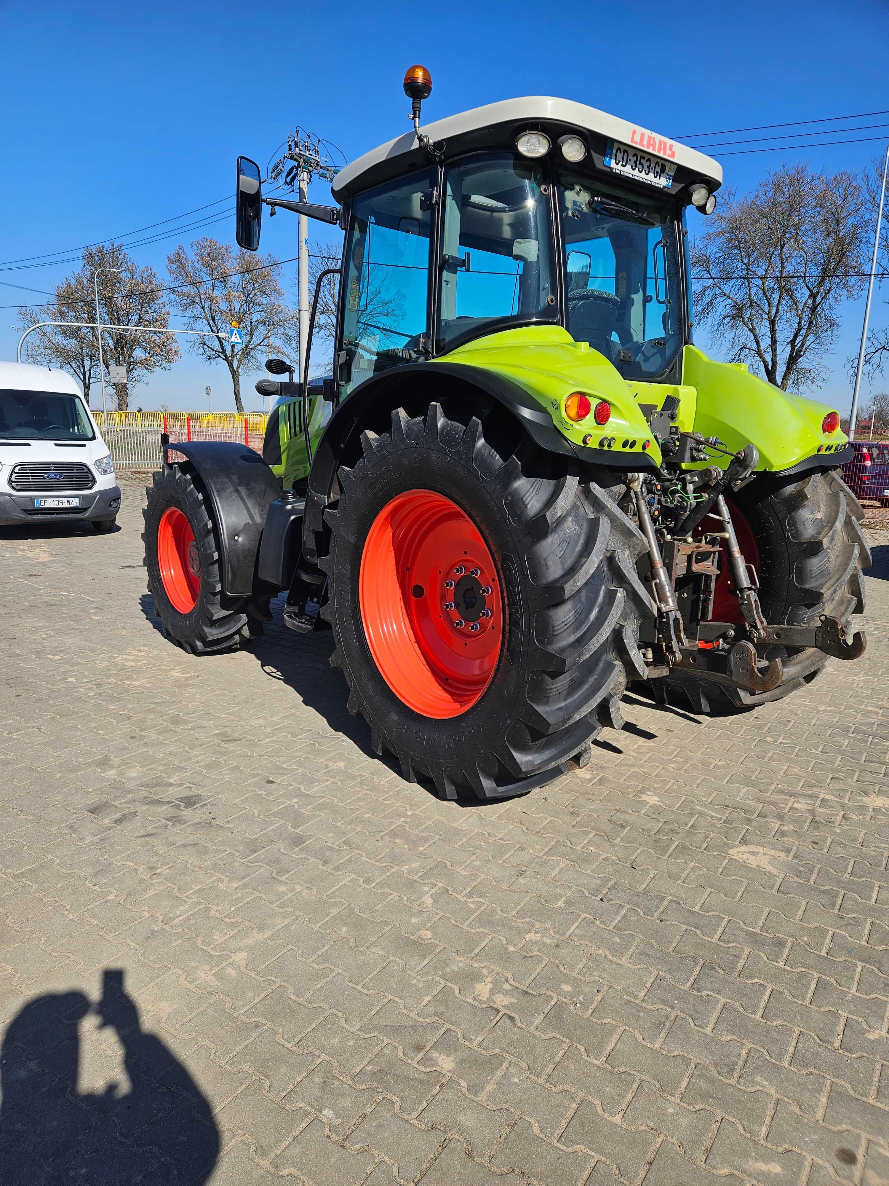 Ciągnik Claas ARION 640
