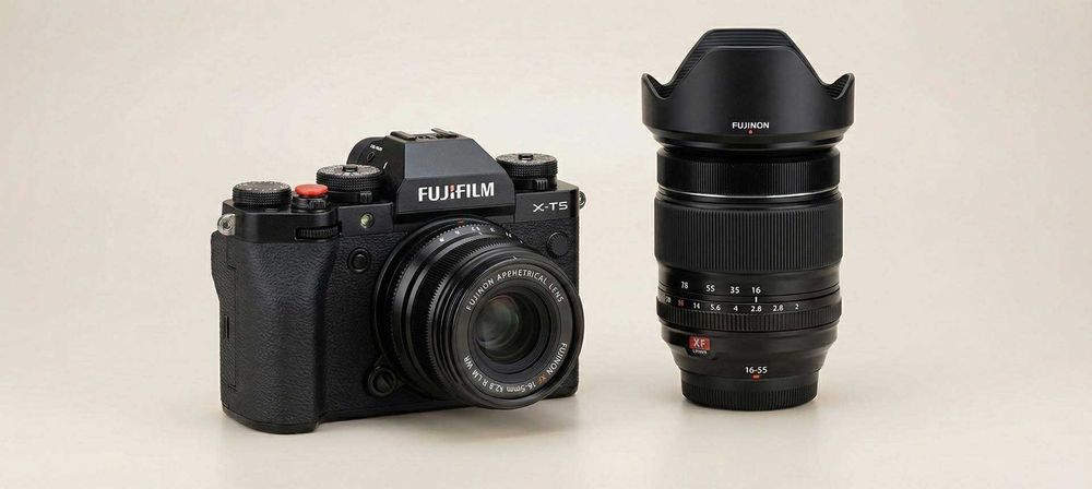 Fujifilm X-T5 Black + 16-55mm f2.8 Pro + 35mm f2 - Full Set