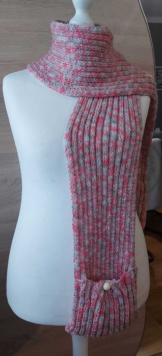 Szalik z kieszeniami