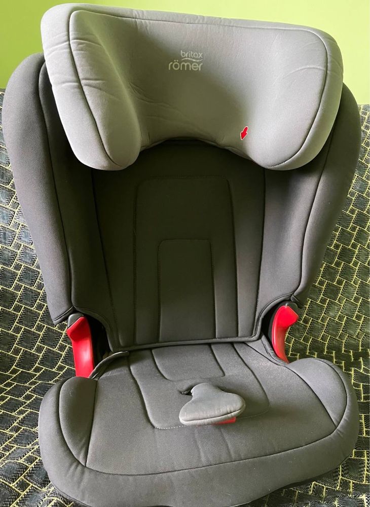 Автокрісло BRITAX ROMER KIDFIX2  R ( universal)