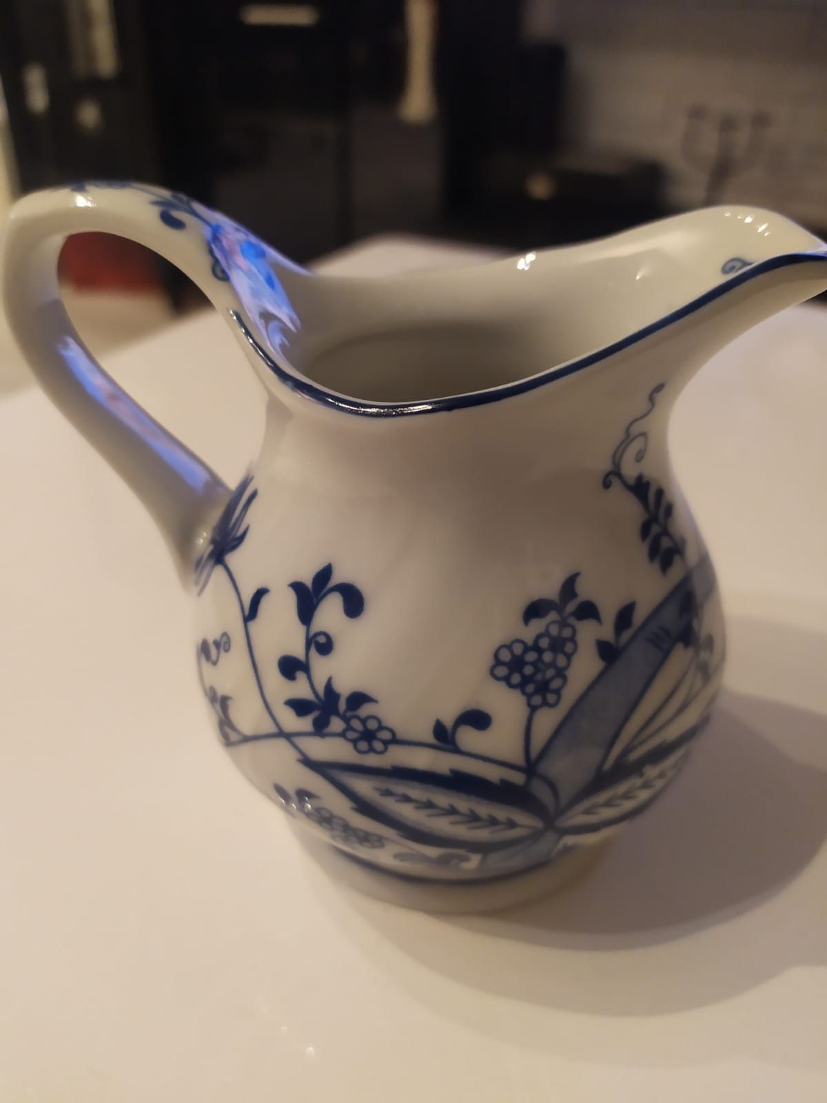 Dzbanek sygnowany do mleka, śmietany Porcelana niemiecka