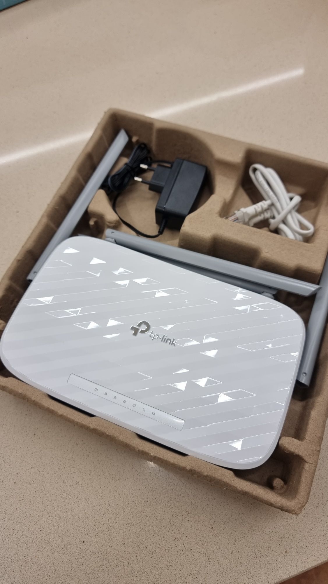 AC1200 Wireless Dual Band Gigabit Router