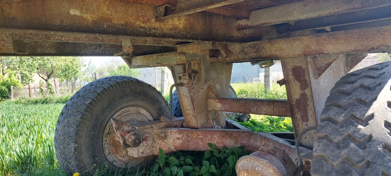Прицеп в хорошому стані до трактора всі питання по телевфони