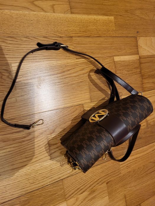 Carteira pequena nova