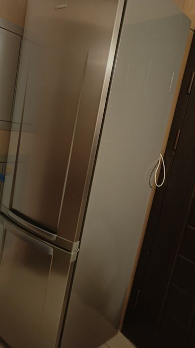 Холодильник Electrolux ПОД РЕМОНТ на запчасти