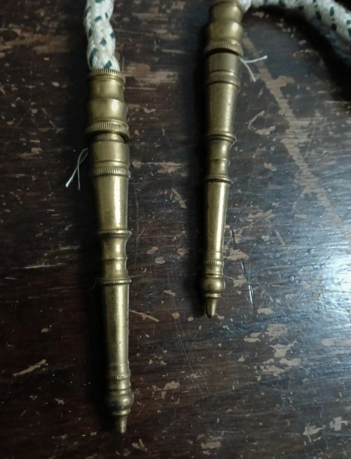 Cordões de cerimónia militares
