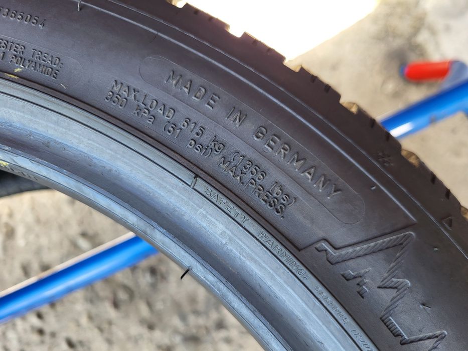 225/45/17 R17 Dunlop Winter Sport 5 4шт ціна за 1шт шини