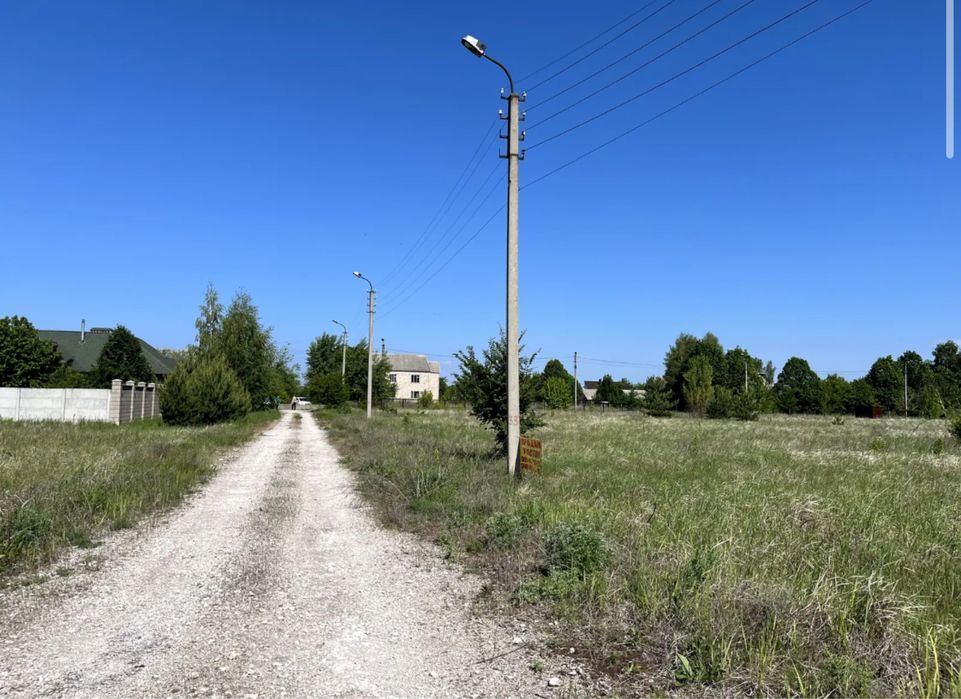 Продам ровный участок приватизирован.Еl