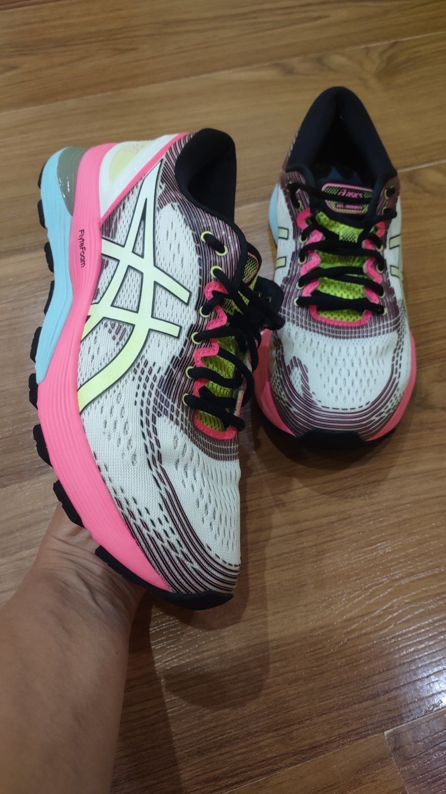 Жіночі кросівки ASICS GEL-Nimbus 21 FlyteFoam