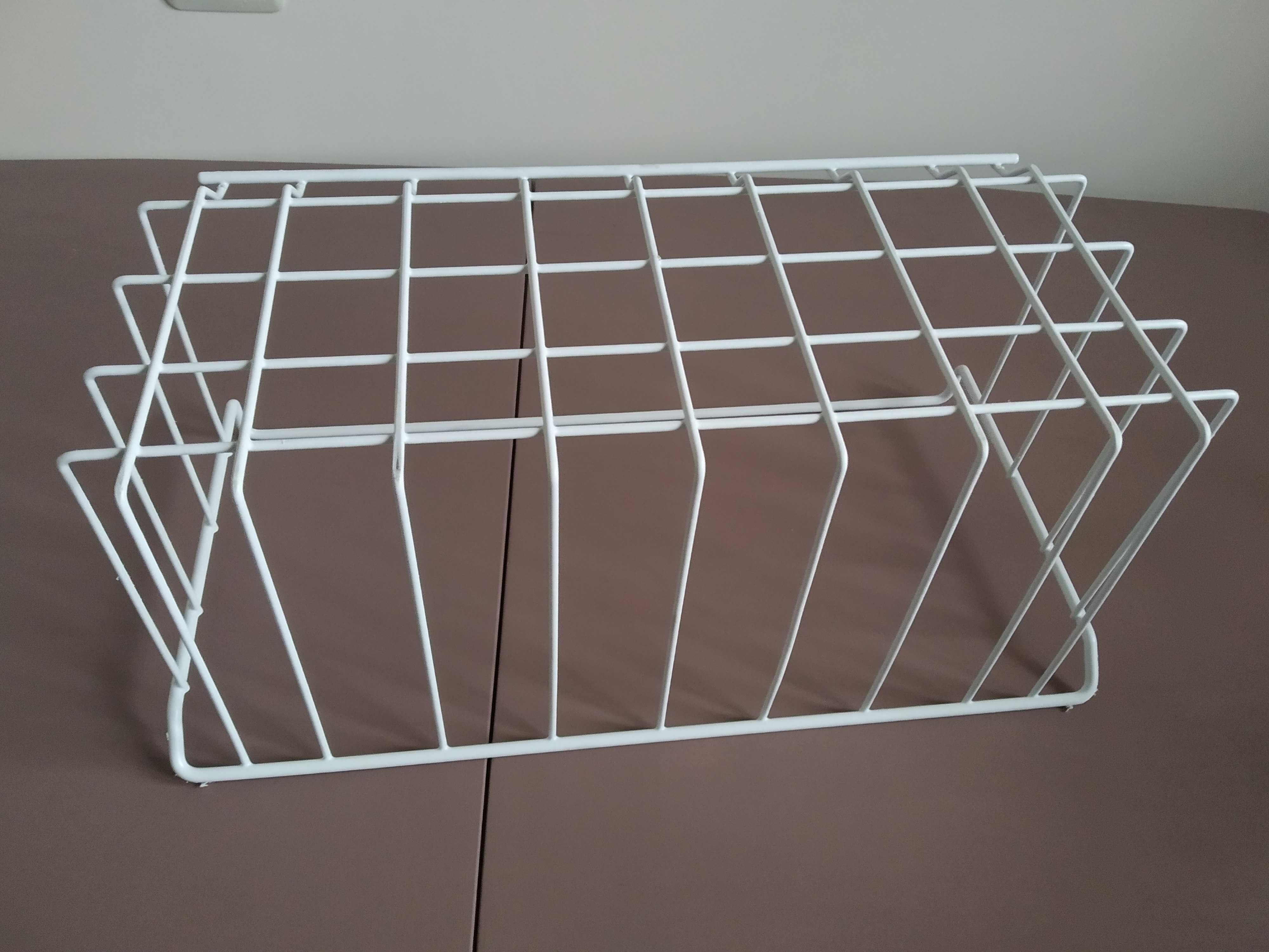 Mały koszyk do zamrażarki -chłodziarko zamrażarki CZN 235 firmy Polar.