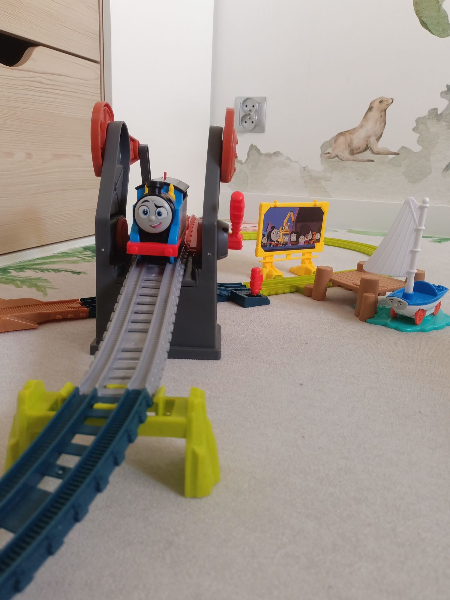 Fisher Price Tomek I przyjaciele Most zwodzony i Tomek fikołek