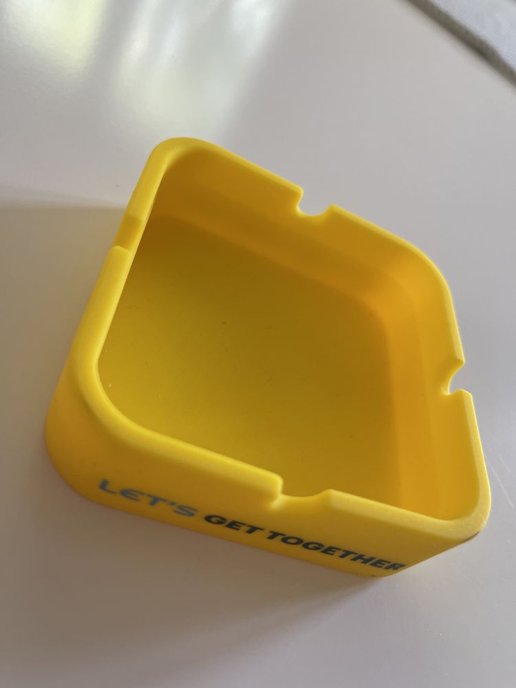 Silikonowa popielniczka FloriGifts żółta nowa kwadrat 8cm