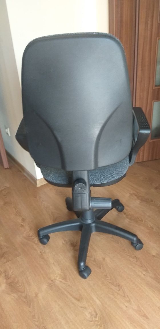 Krzesło obrotowe biurowe