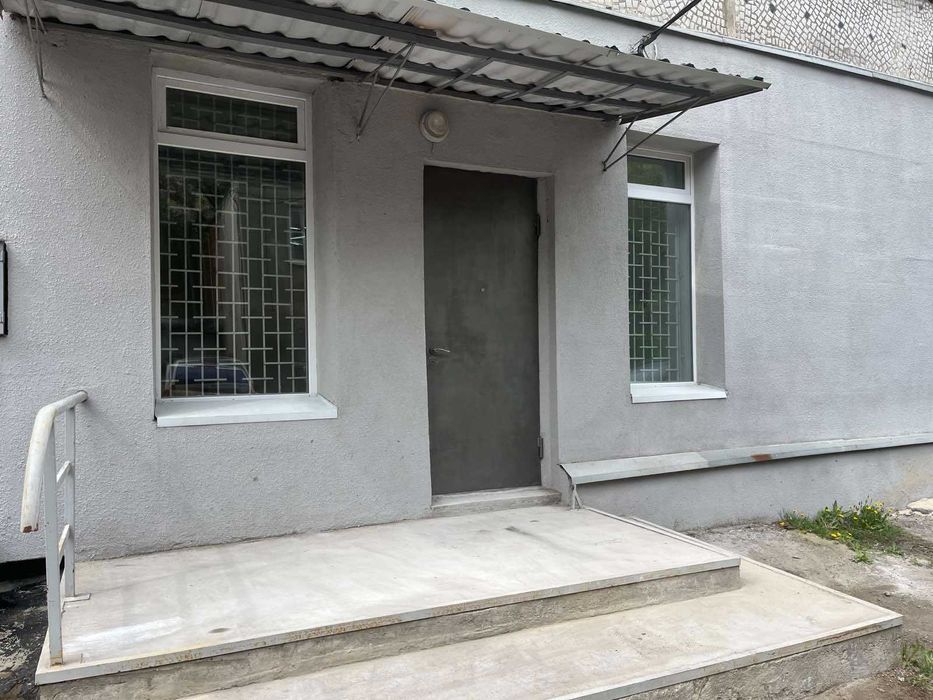 Аренда.1этаж 146м2. Гимназическая набережная 16