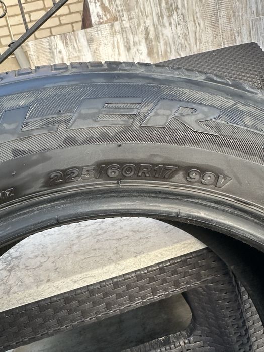 Продам автошини Bridgestone в гарному стані. Розмір 225/60 R17