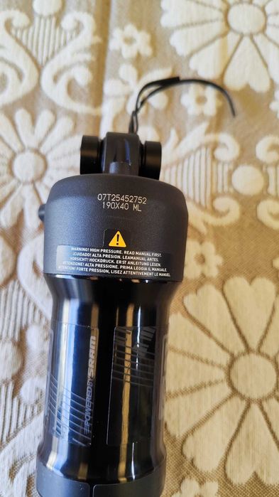 BTT suspensão rock shox