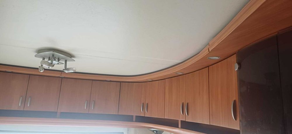 Szafki wiszące salon HOBBY 2007r przyczepa kempingowa kamper