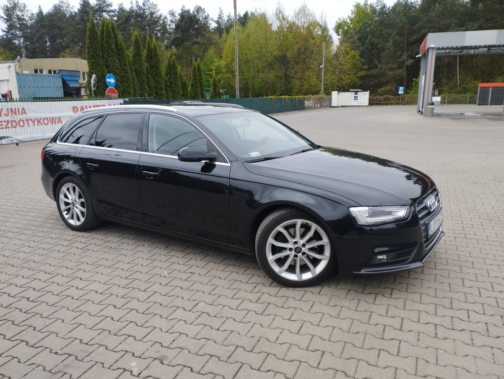 Audi *A4*B8*Lift 2.0 TDI 150km *Multitronik*skóra*panorama*hak