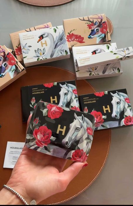 Hourglass ambient Horse 2025 Нова палетка лімітована з Sepfora