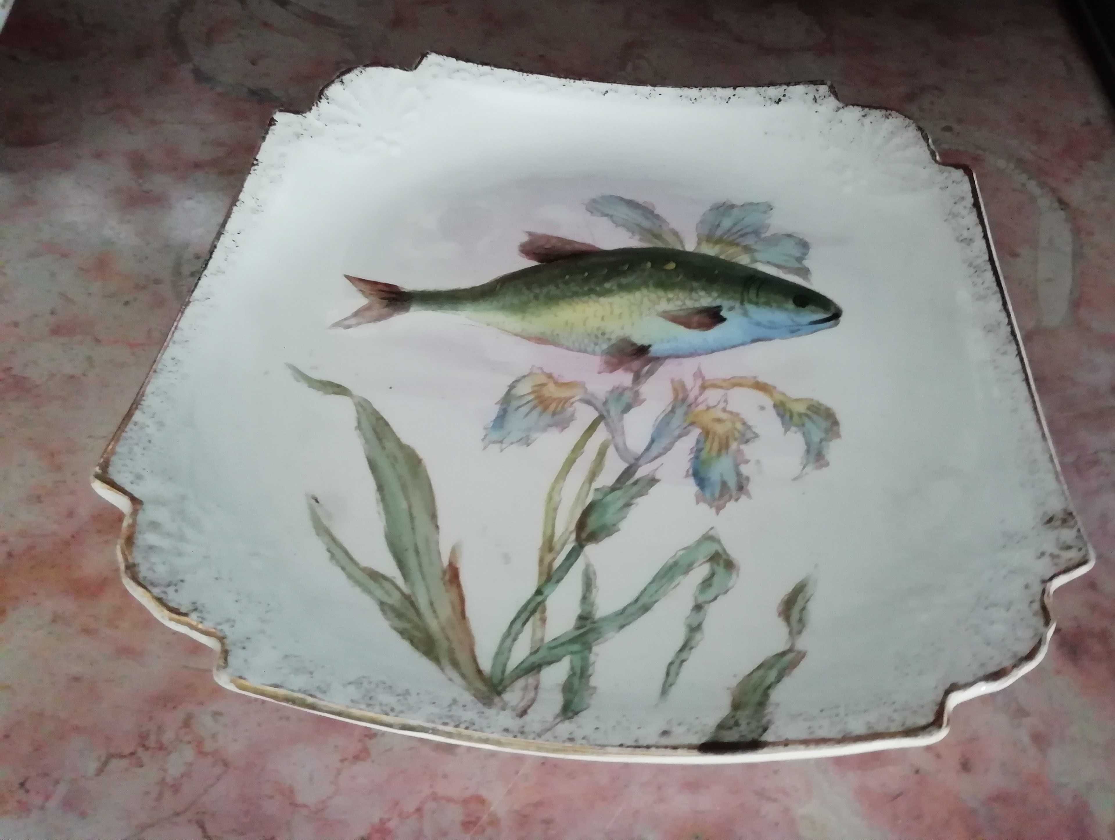 Terrina e pratos motivo peixes - Porcelana de excelência Royal Bonn