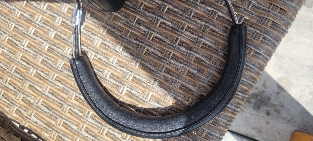 Bowers &Wilkins P 5
