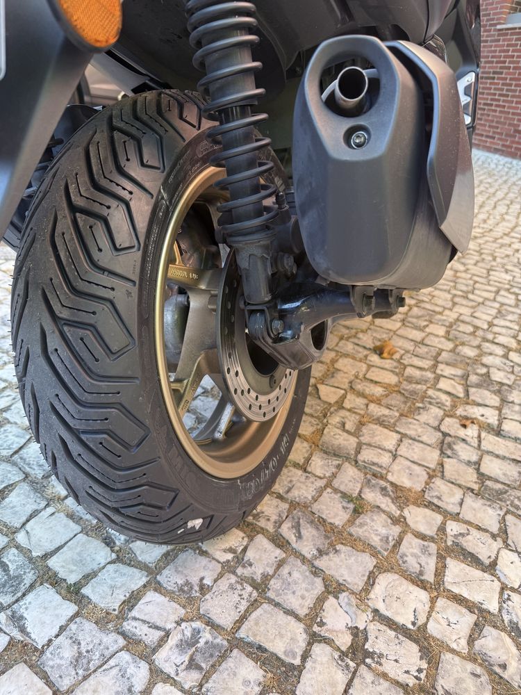 Yamaha X-Max 300 Tech Max
