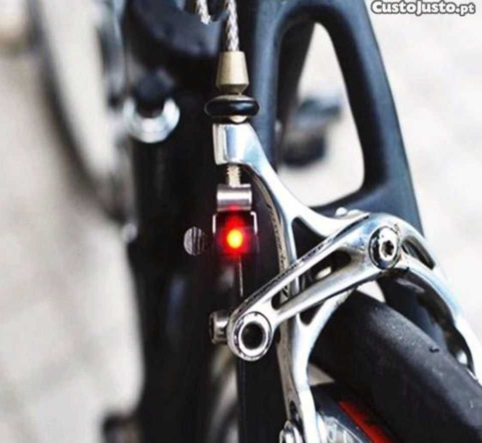 Luz de travão de bicicleta