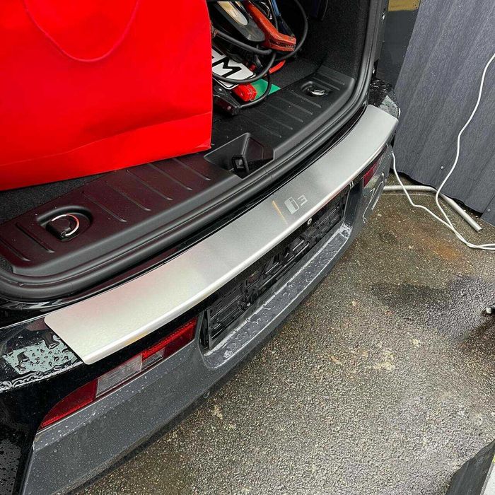 Накладка на задній бампер BMW i3 c 2013- Накладка із загином