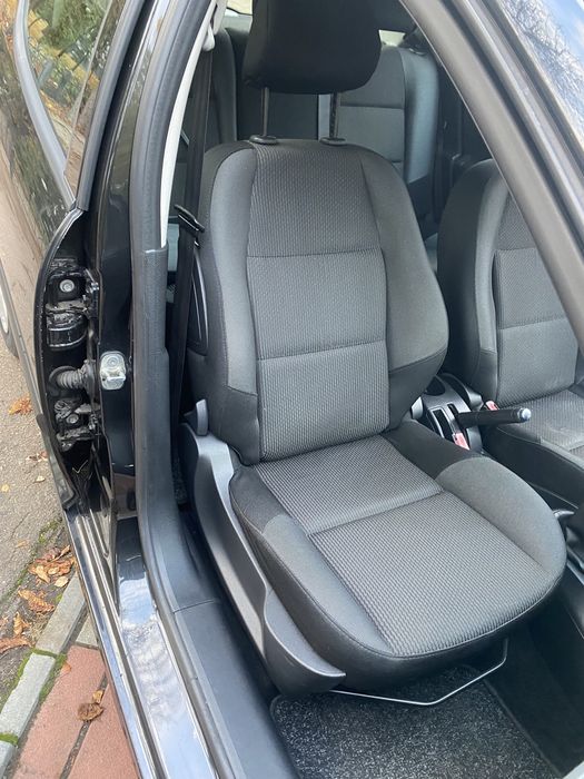 Peugeout 207 1.6 2010 року