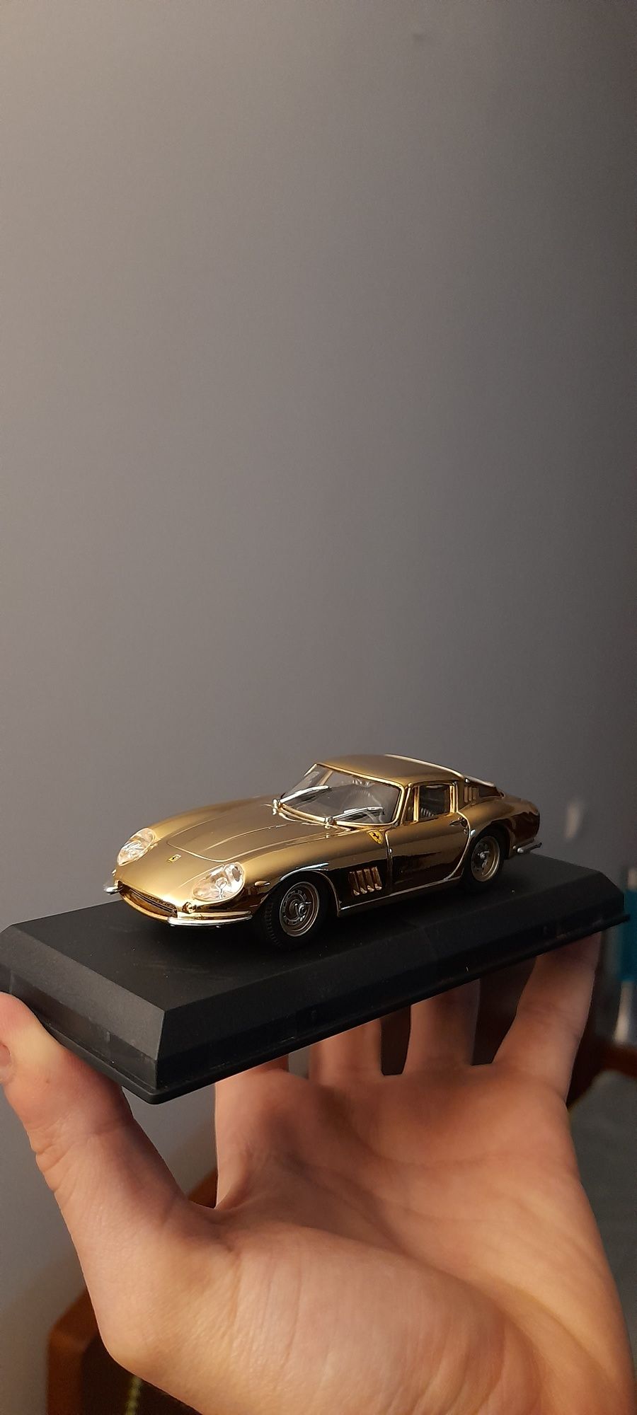 Ferrari 275 GTB de ouro