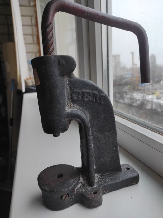 Прес для кнопок чугун