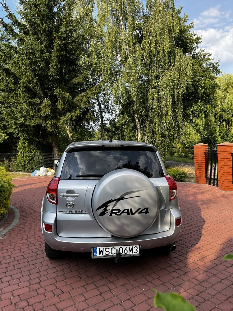 Toyota RAV4 2.2 177km • Manual • 2007 • Po konserwacji • nowy dwumas