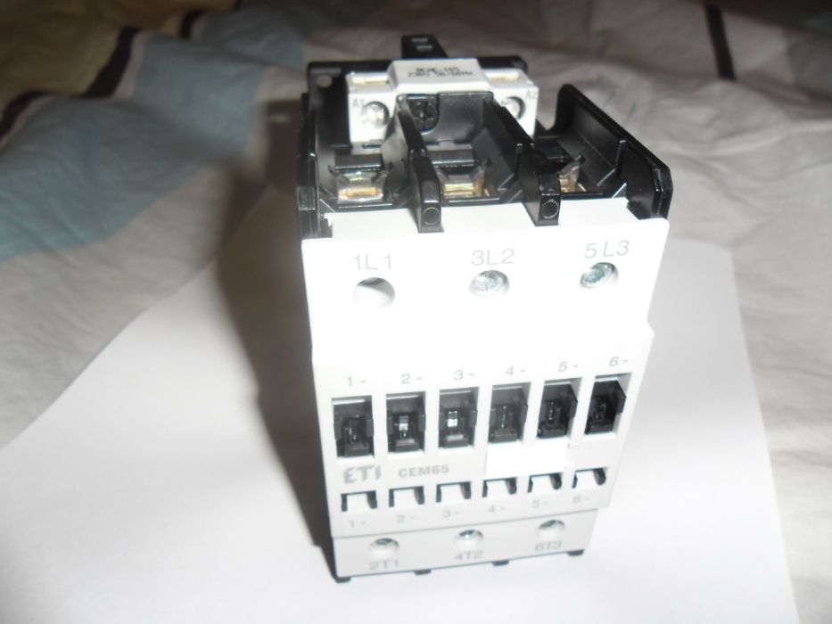 Stycznik silnikowy ETI CEM65 230V 50/60Hz