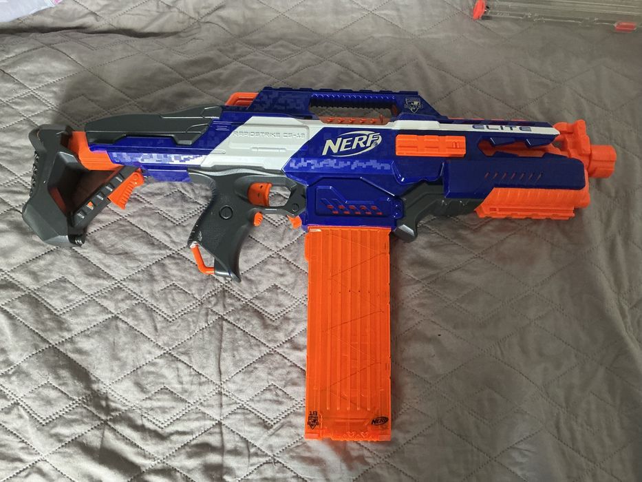 NERF - Karabinek - Pistolet - dodatkowy magazynek i troche strzałek