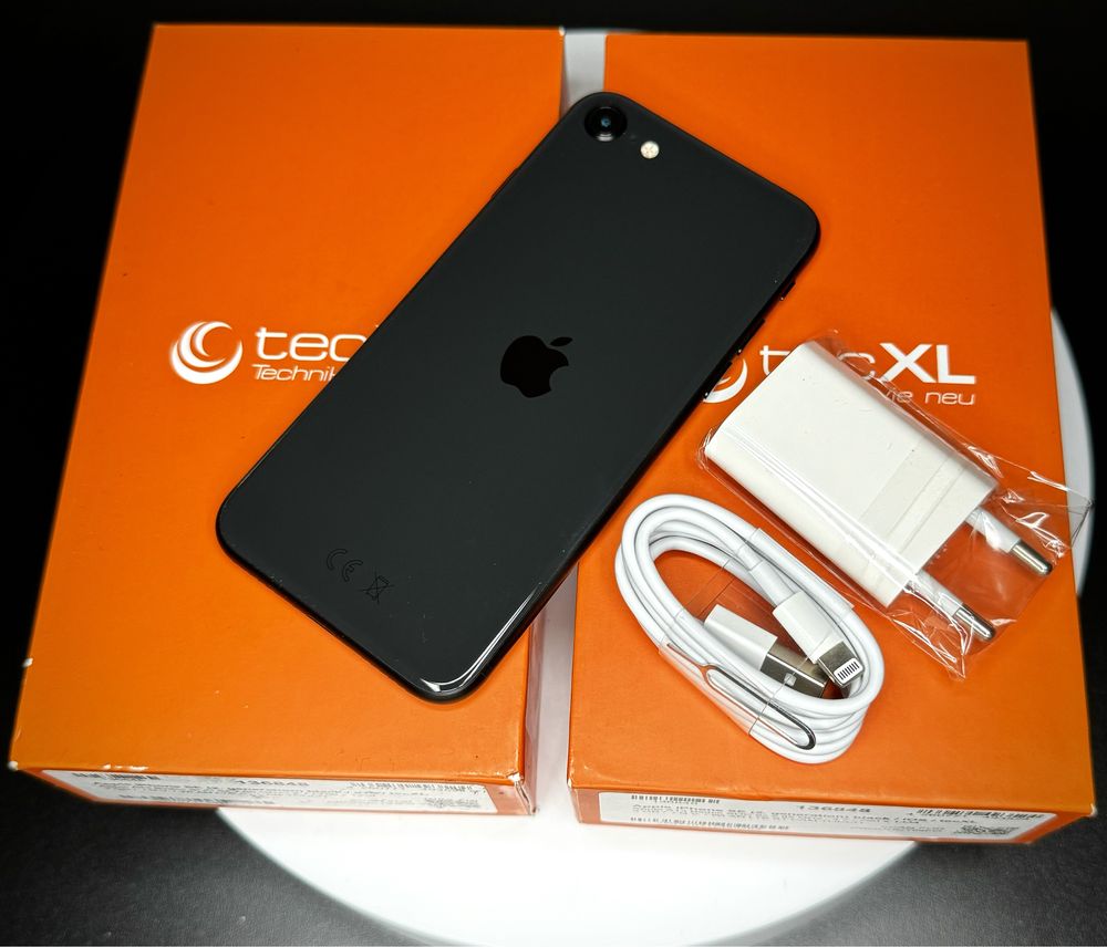 Apple Iphone SE 2020 64gb Black jak nowy Gwarancja 6msc