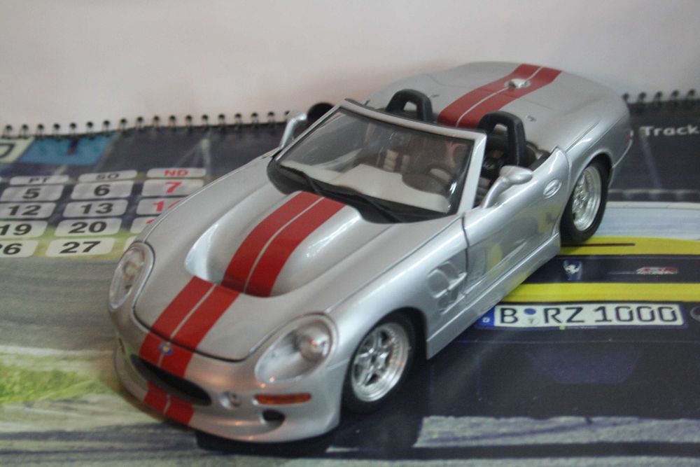 Model Shelby Series 1 1999 Bburago 1/18