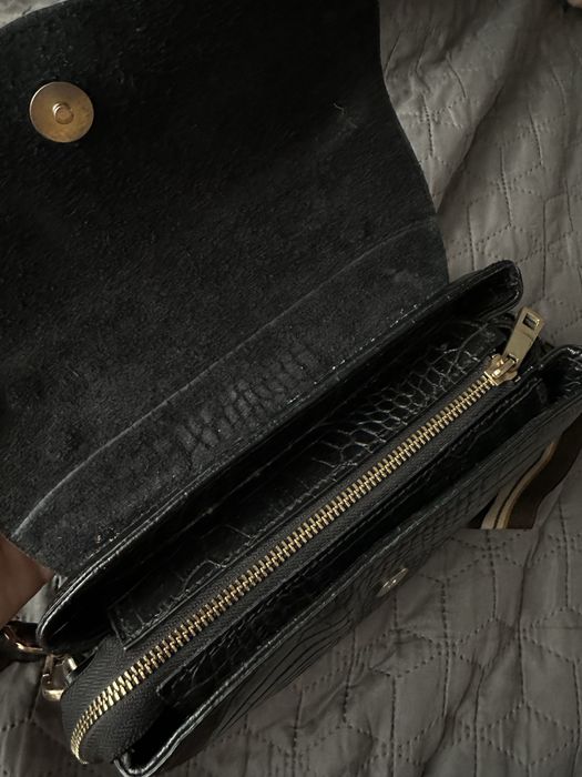 Чорна сумочка з натуральної шкіри