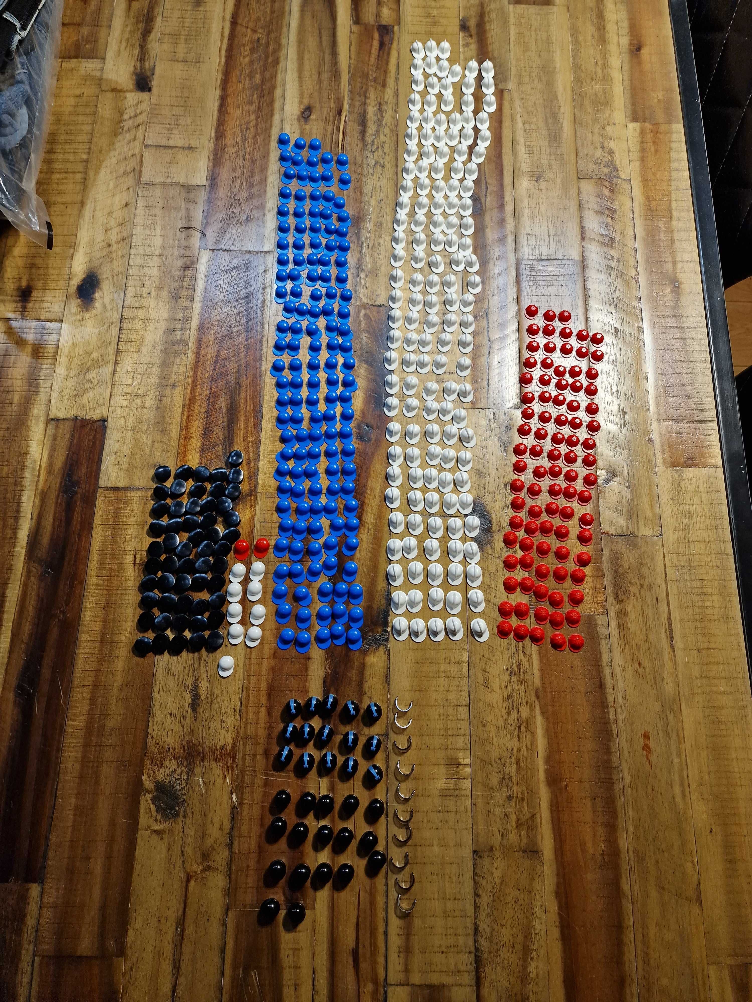 Zestaw klocków LEGO główki kaski czapki drobne ponad 800 elementów