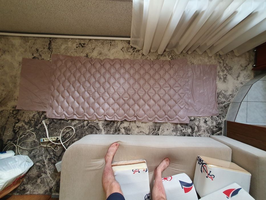 Протипролежневий матрас з компресором