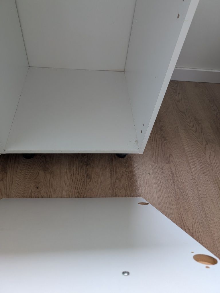Szafka z szufladą oraz szafka BRW