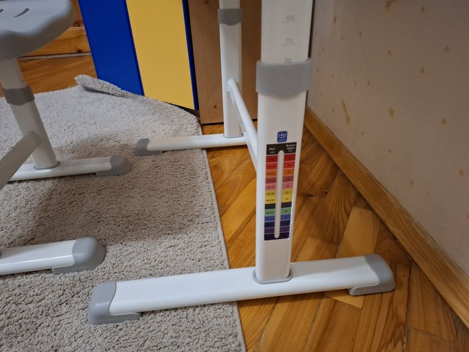 Дитяча регульована парта зі стільцем з ящиком та підставкою для книг