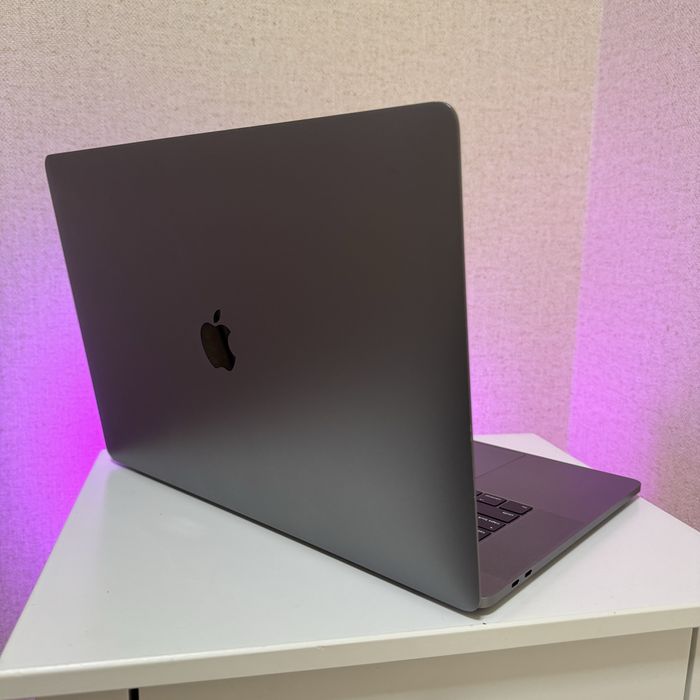 MacBook Pro 15 Core i9, 32Gb топ комплектація!
