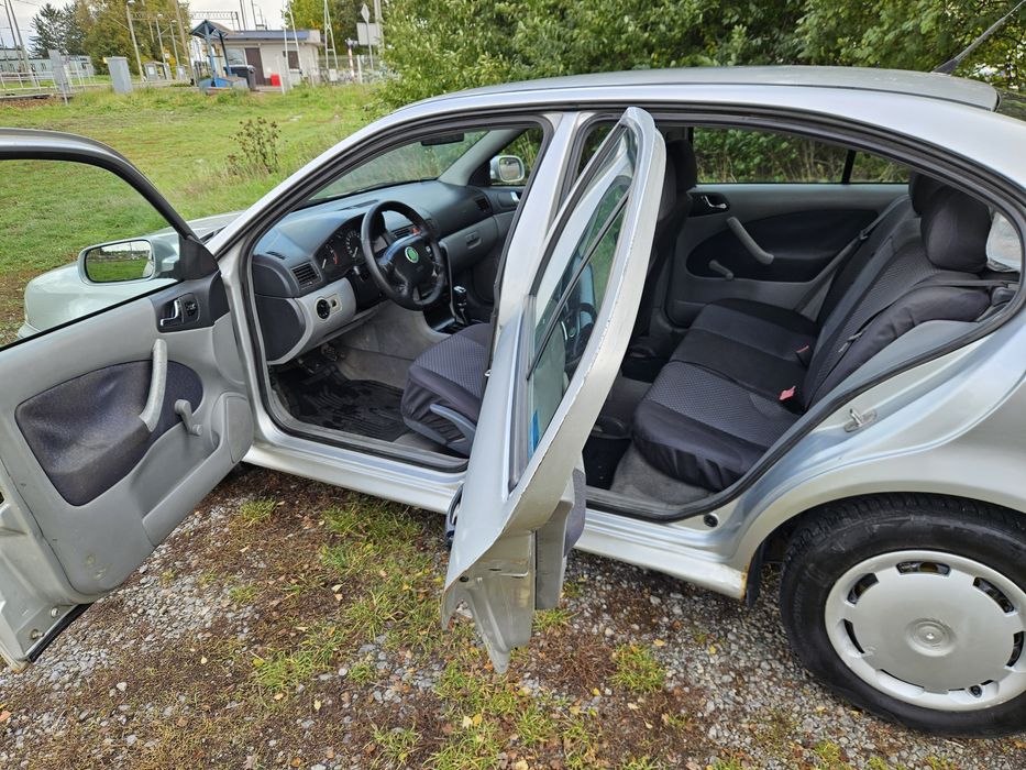 Skoda Octavia 1999 рік 1,6 бензин для військових